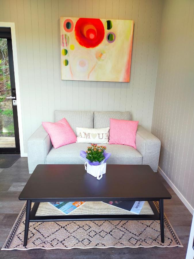 فيلا Secluded, Private Rural Retreat Mins From Warkworth -"Avondale" Minihouse المظهر الخارجي الصورة