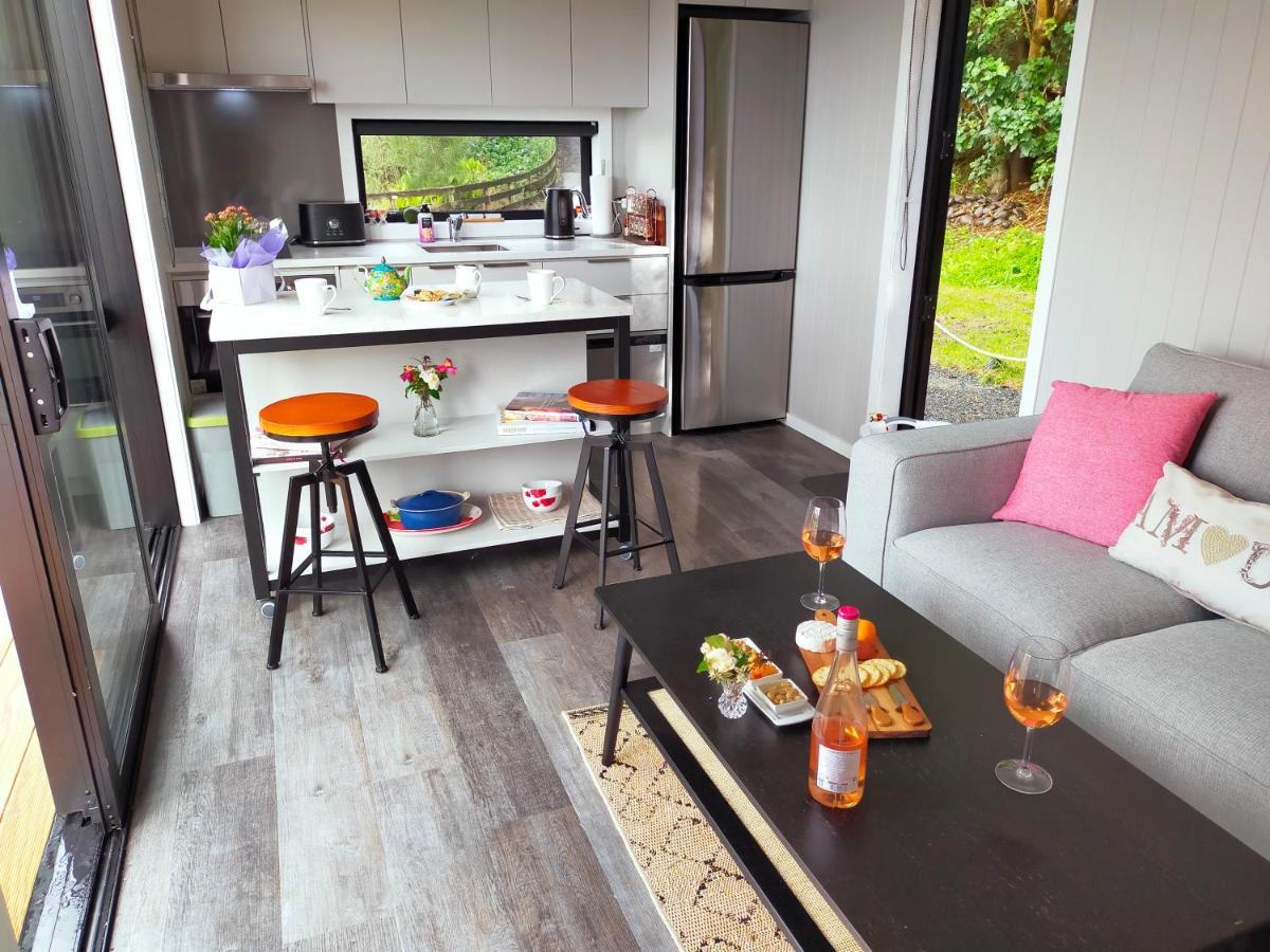 فيلا Secluded, Private Rural Retreat Mins From Warkworth -"Avondale" Minihouse المظهر الخارجي الصورة