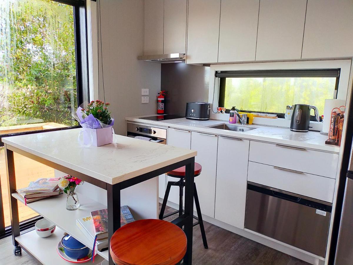 فيلا Secluded, Private Rural Retreat Mins From Warkworth -"Avondale" Minihouse المظهر الخارجي الصورة